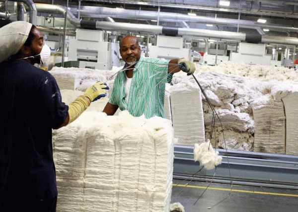 中國紡織業(yè)轉型升級 從“世界工廠”到“產業(yè)鏈上游”的進軍